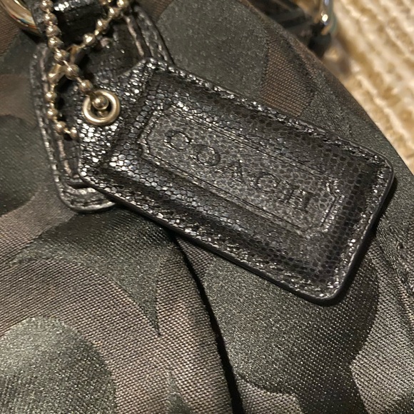 Black Coach purse with strap variation. - Picture 4 of 8